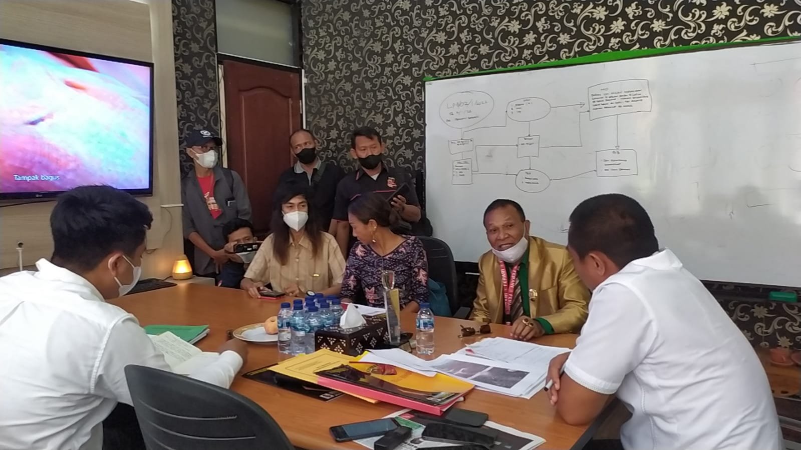 Kecewa dengan Pelayanan Polres Sumbawa, Korban  Pengerusakan Aset di Samota Boyong Pengacaranya  Mengadu ke Polda NTB