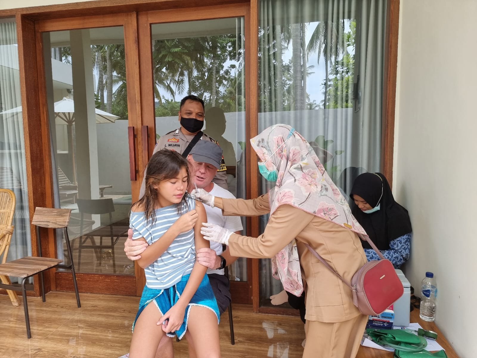Vaksinasi Anak di Kuta Lombok Tengah Dilakukan Dari Pintu ke Pintu