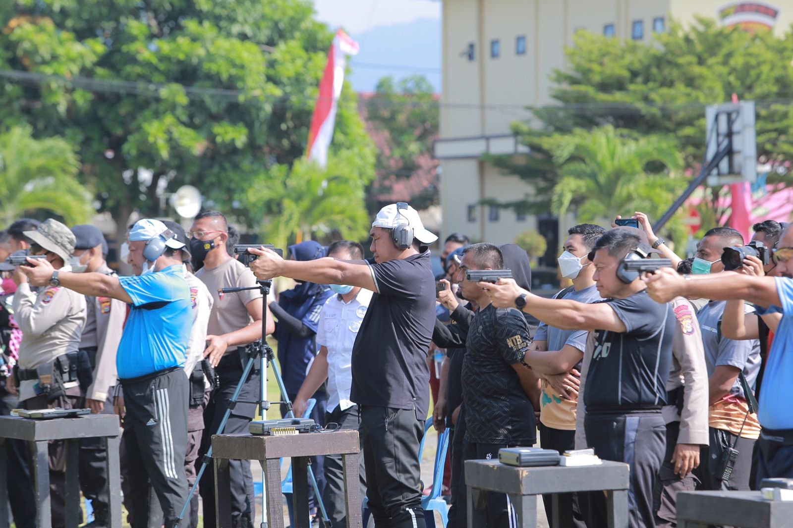 Ajak Pimpinan Media Menembak,  Ajang Silaturahim Pertama Kapolda NTB Irjen Pol Djoko Poerwanto dengan Wartawan