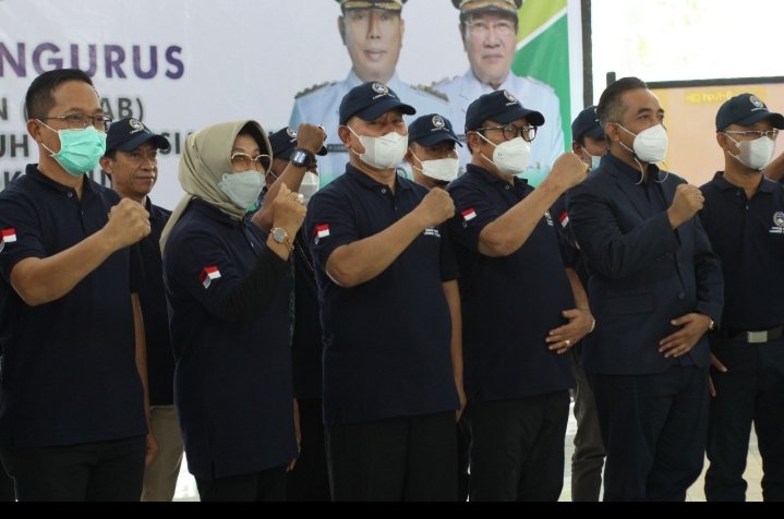 Pengurus Askab Lotim Dilantik, Bupati Harapkan Sepakbola Lotim Berkembang Pesat