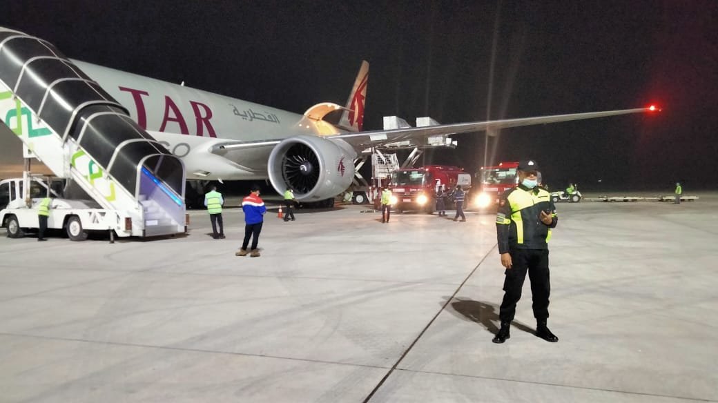 Penerbangan Logistik MotoGP Tahap II dari Qatar Tiba di Lombok