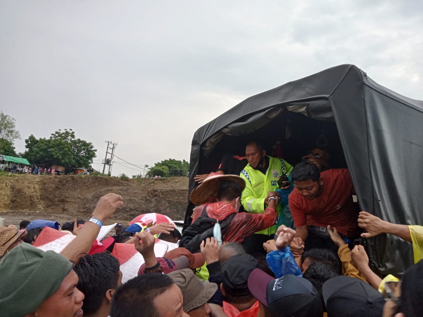 Sukses Balapan MotorGP Mandalika, Penonton Terlantar Alhamdulillah Polisi Turun Tangan