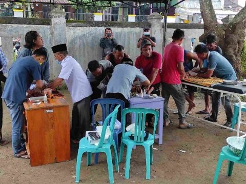 Puluhan Anak Desa Danger Masbagik Disunat Gratis Karang Taruna Persada