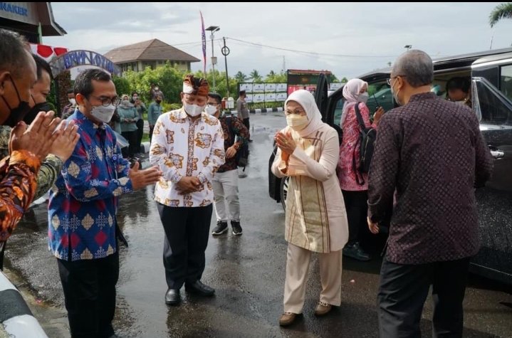 Bupati Sukiman Azmy  Dampingi Mentri Tenaga Kerja Buka Pelatihan Vokasi di Lombok Timur