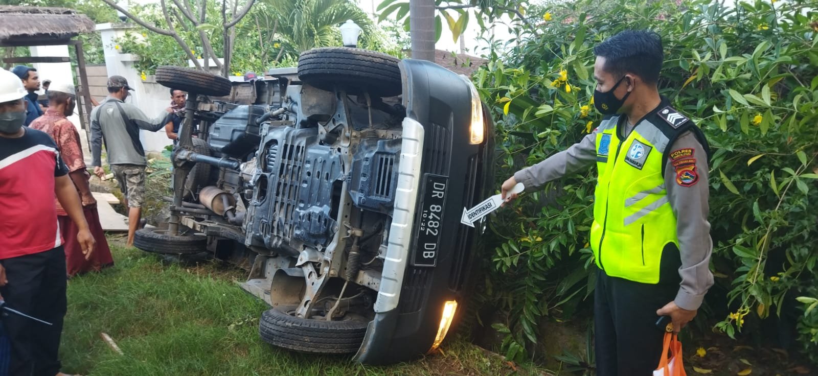 Mobil Rombongan Peziarah Terbalik di Lombok Utara, Dua Tewas dan 9 Luka