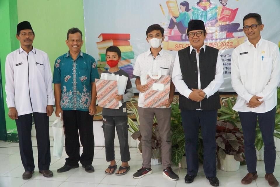 Wabup Rumaksi: Minat Membaca Masyarakat Lotim Rendah Jauh Tertinggal dari Daerah Lain