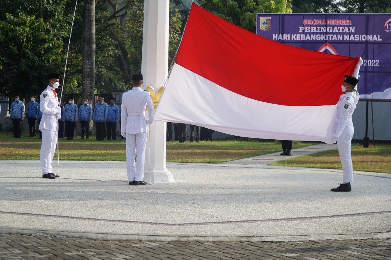 Ayo Bangkit Bersama, Bangkit Ditengah Keterpurukan