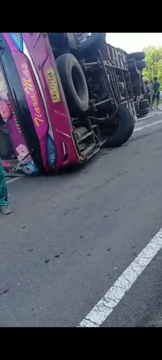 Bus Jurusan Jakarta-Bima Terbalik, 9 Penumpang Luka