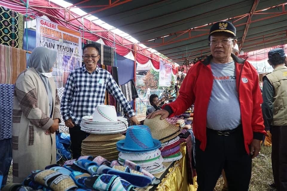 Lari 100 Rinjani Geliatkan Ekonomi, Berbagai Produk UMKM Lotim Dihadirkan Di Halaman Hotel Nusantara Sembalun