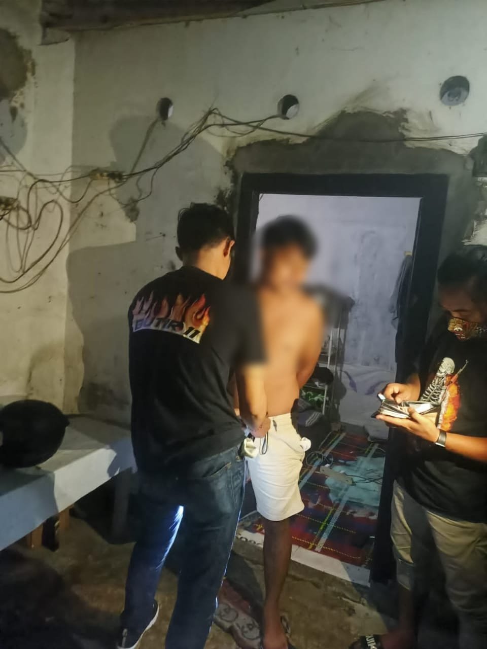 Detik Detik Mau Disergap, Satu dari Dua Pelaku Narkoba Buang Barang Bukti ke Rumah Tetangga di Ampenan Kota Mataram