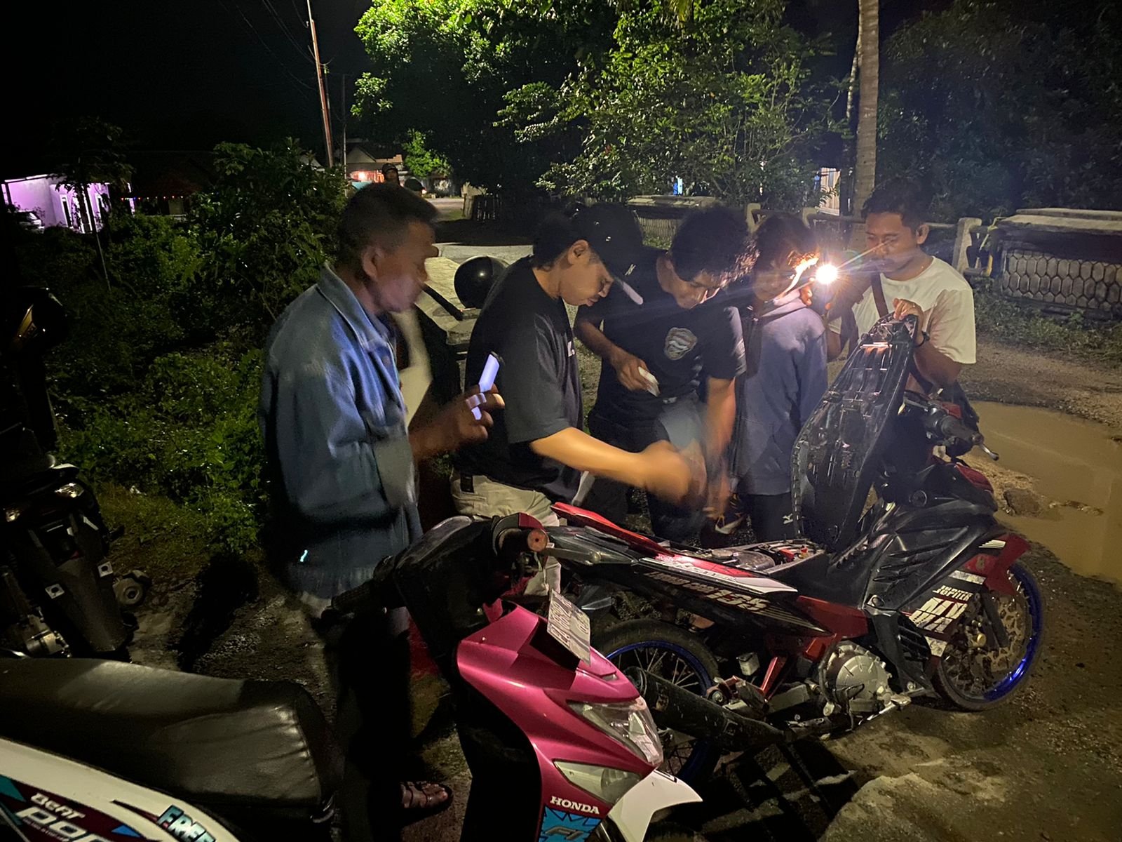 Terciduk Bawa Sabu, Pemuda asal  Buer Sumbawa Digelandang ke Kantor Polisi