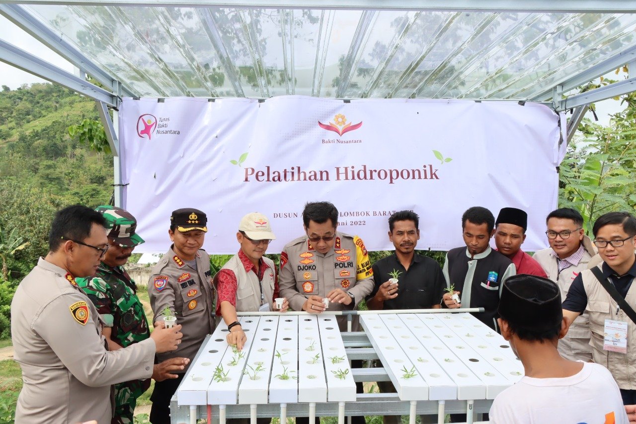 Kapolda NTB Resmikan Fasilitas Air Bersih di Dusun Aik Mual Lombok Barat