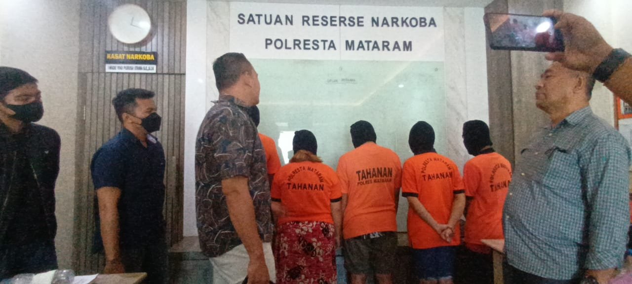 Sungguh Terlalu, Satu Keluarga Pesta Narkoba, Nasibnya Berakhir di Jeruji Penjara Polresta Mataram