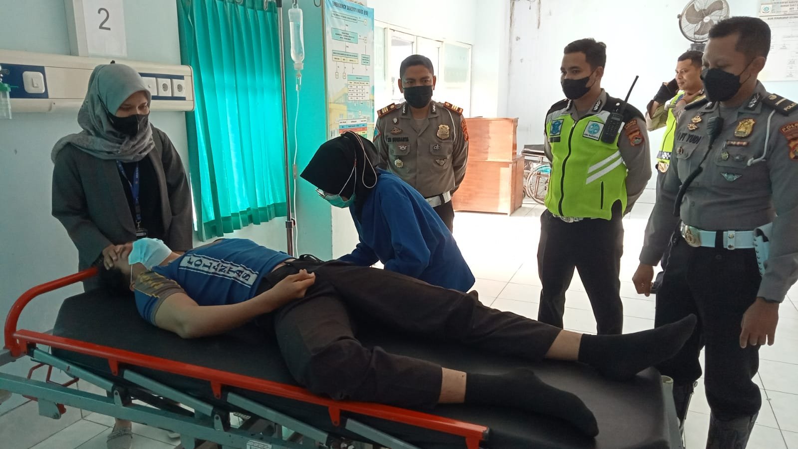 Ditabrk Pelajar, Anggota Satlantas Polres Sumbawa Barat Mengalami Tulang