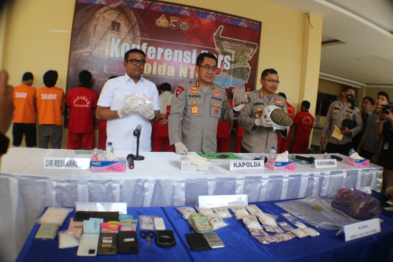 Sikat Pelaku Narkoba, Kapolda NTB: 13 Tersangka Diringkus, Kiloan Sabu dan Ganja Disita
