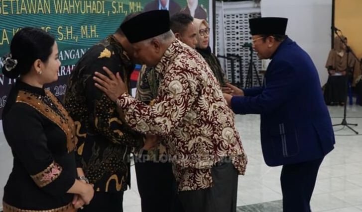 Bupati Sanjung Kejari Lotim yang Pindah Tugas ke Kota Banjar Jabar Sebagai Pejabat Kejaksaan yang Tedok Tedok Nyelem