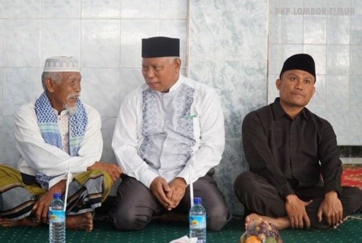 Bupati Sukiman Azmy Meletakkan Batu Pertama Pembangunan Masjid Al-Falah Batu Belek Kelurahan Rakam