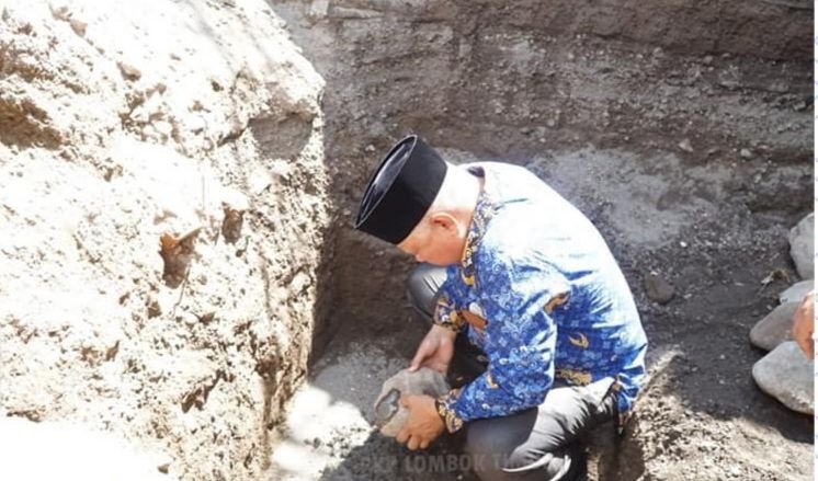 Bupati Letakkan Batu Pertama Masjid Jami` Nurul Ihsan Gerung Timur Kecamatan Suralaga
