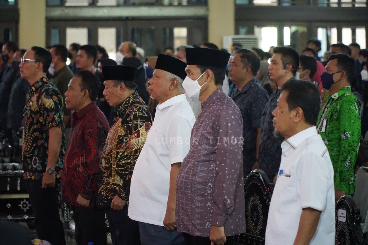 Aktif Lakukan Pencegahan Narkotika, Bupati Lombok Timur Terima Penghargaan BNN