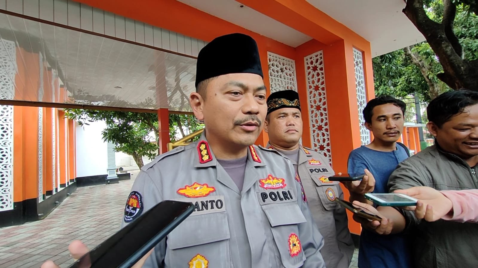 Penyelundupan Ratusan Ribu Liter BBM Illegal di Labuhan Haji Akhirnya Terbongkar, Polda NTB Gelar Jumpa Pers