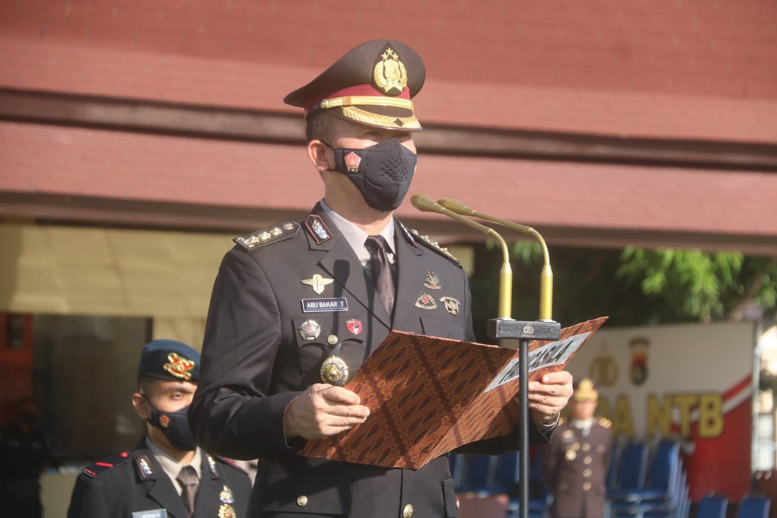 Gelar Apel Kesaktian Pancasila Polda NTB Ajak Semua Orang Junjung Tinggi Pancasila