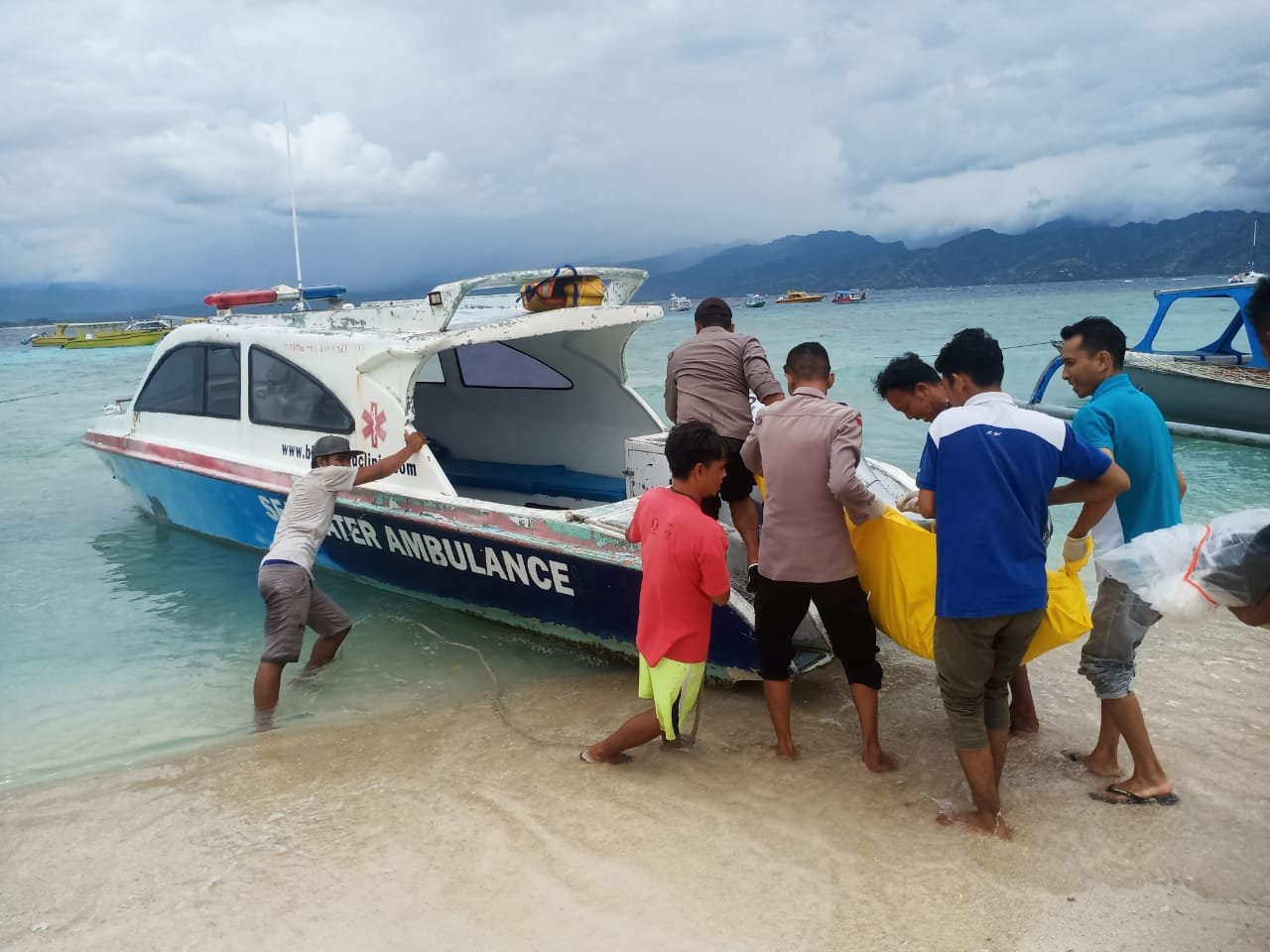 Innalillahi wainnailaihi Rojiun, Wisatawan asal Mudiun Jawa Timur Meninggal Saat Menikmati Keindahan Bawah Laut Gili Meno