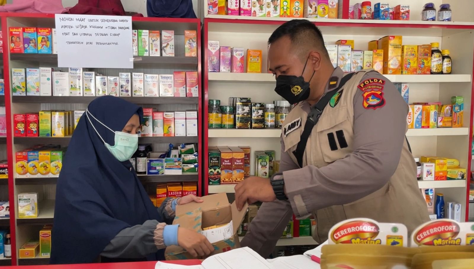 Ratusan Anak Meninggal Akibat Gagal Ginjal, Biddokkes Polda NTB Patroli Kesehatan ke Sejumlah Apotek