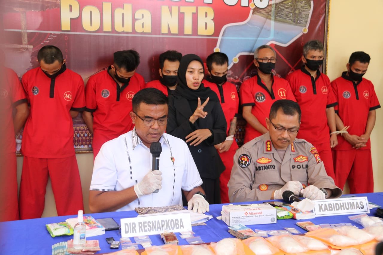 Bandar Narkoba Asal Lotim Ditangkap Bersama 9 Komplotannya, Barang Bukti 2,7 Kilogram Sabu Ikut Diamankan