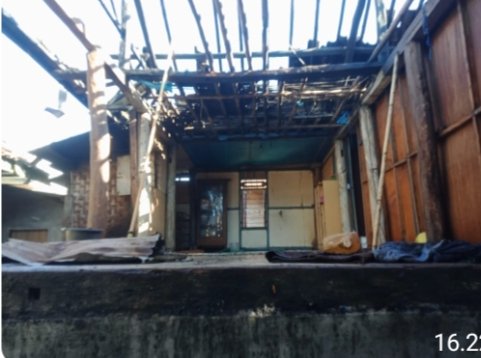 Tengah Malam Rumah Panggung Terbakar di Kalimango