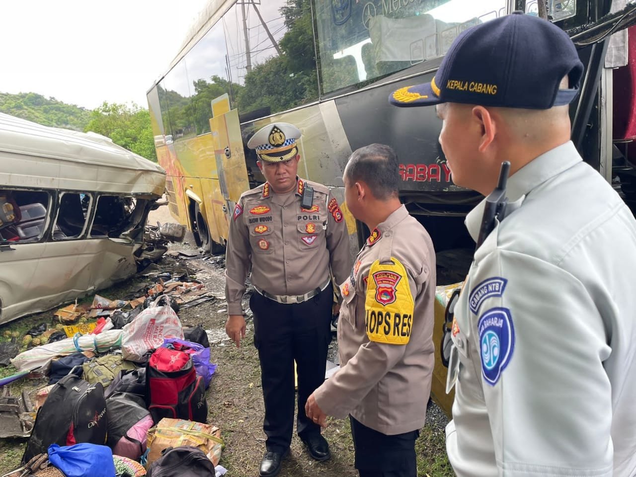 Kecelakaan Maut Di Sumbawa Ditlantas Olah TKP, Jasa Raharja Serahkan Santunan