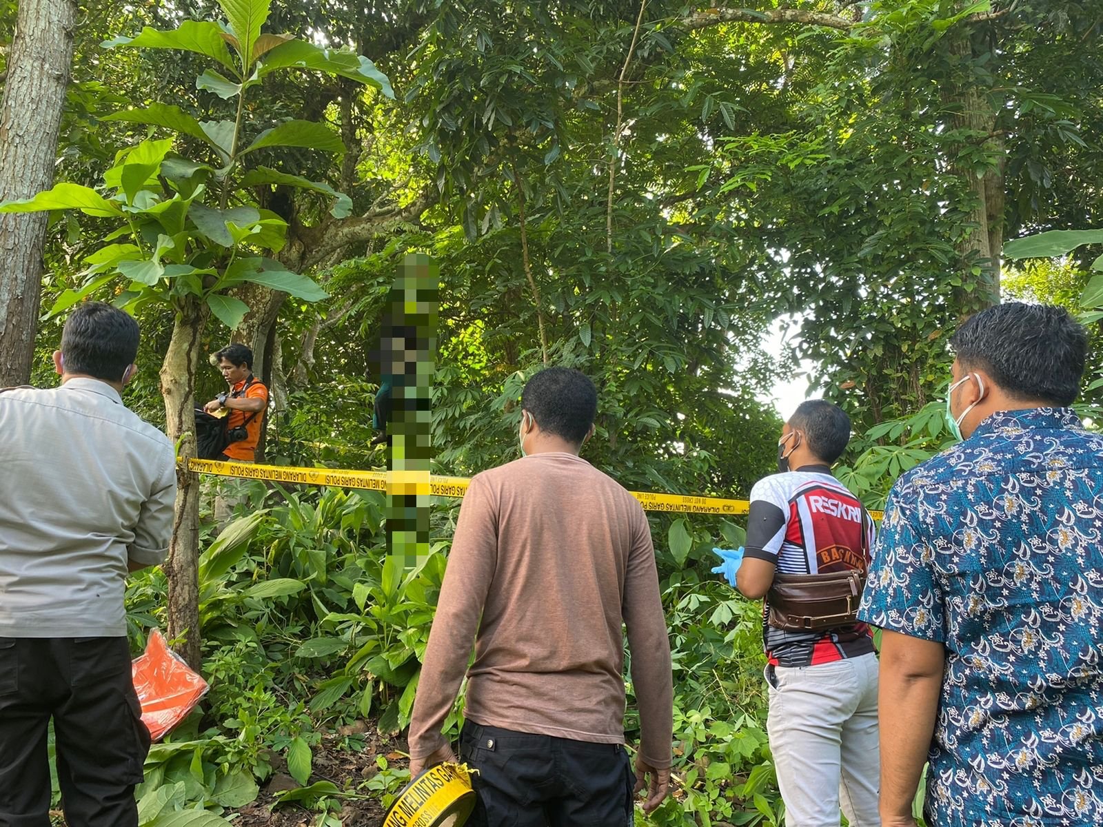 Hilang Empat Hari, Tubuh Warga Rite Ditemukan Menggantung di Pohon Mangga