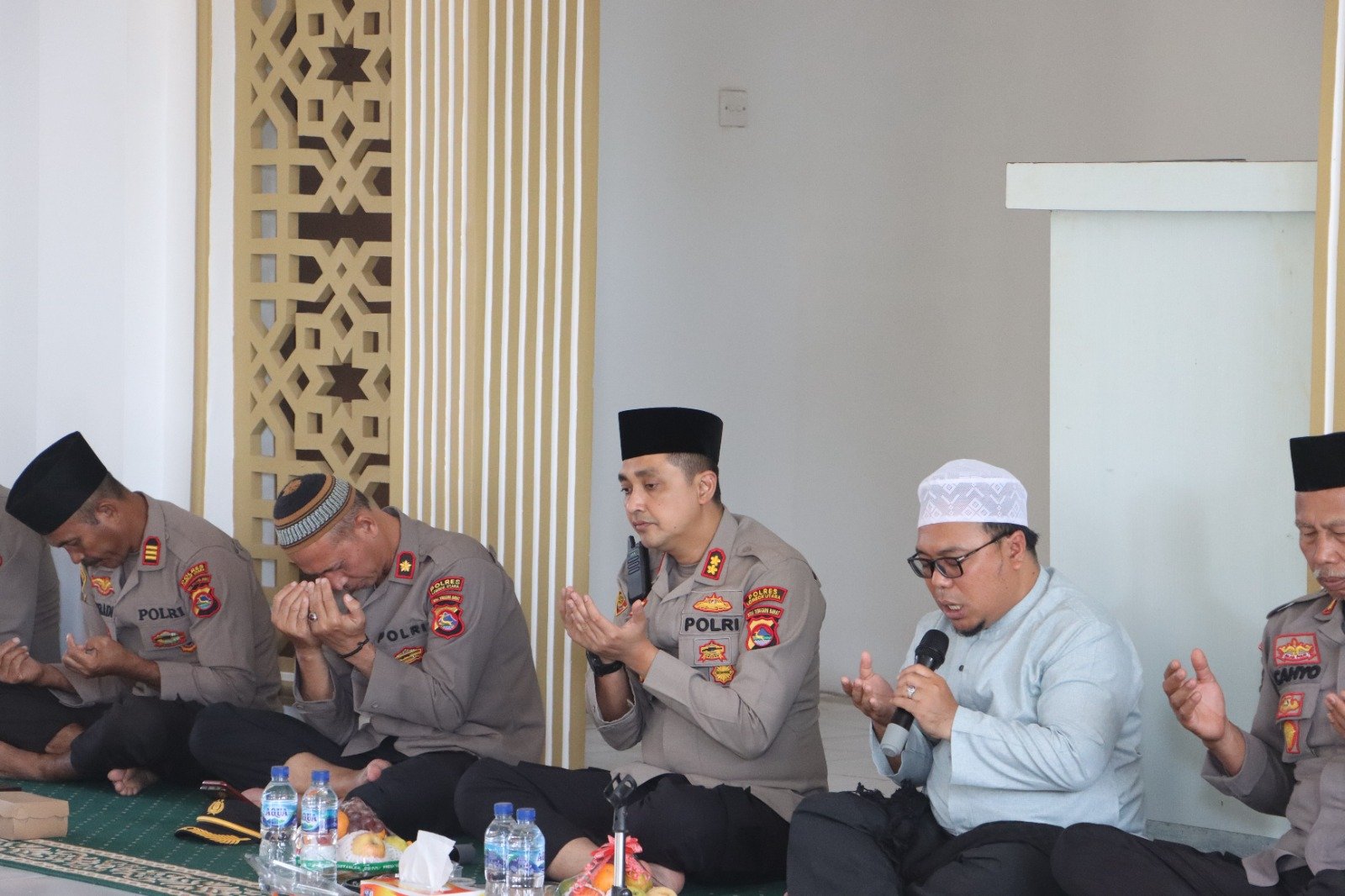 Road Show Kapolres Lombok Utara Berlanjut, Temui Tokoh Agama dan Gelar Doa Bersama