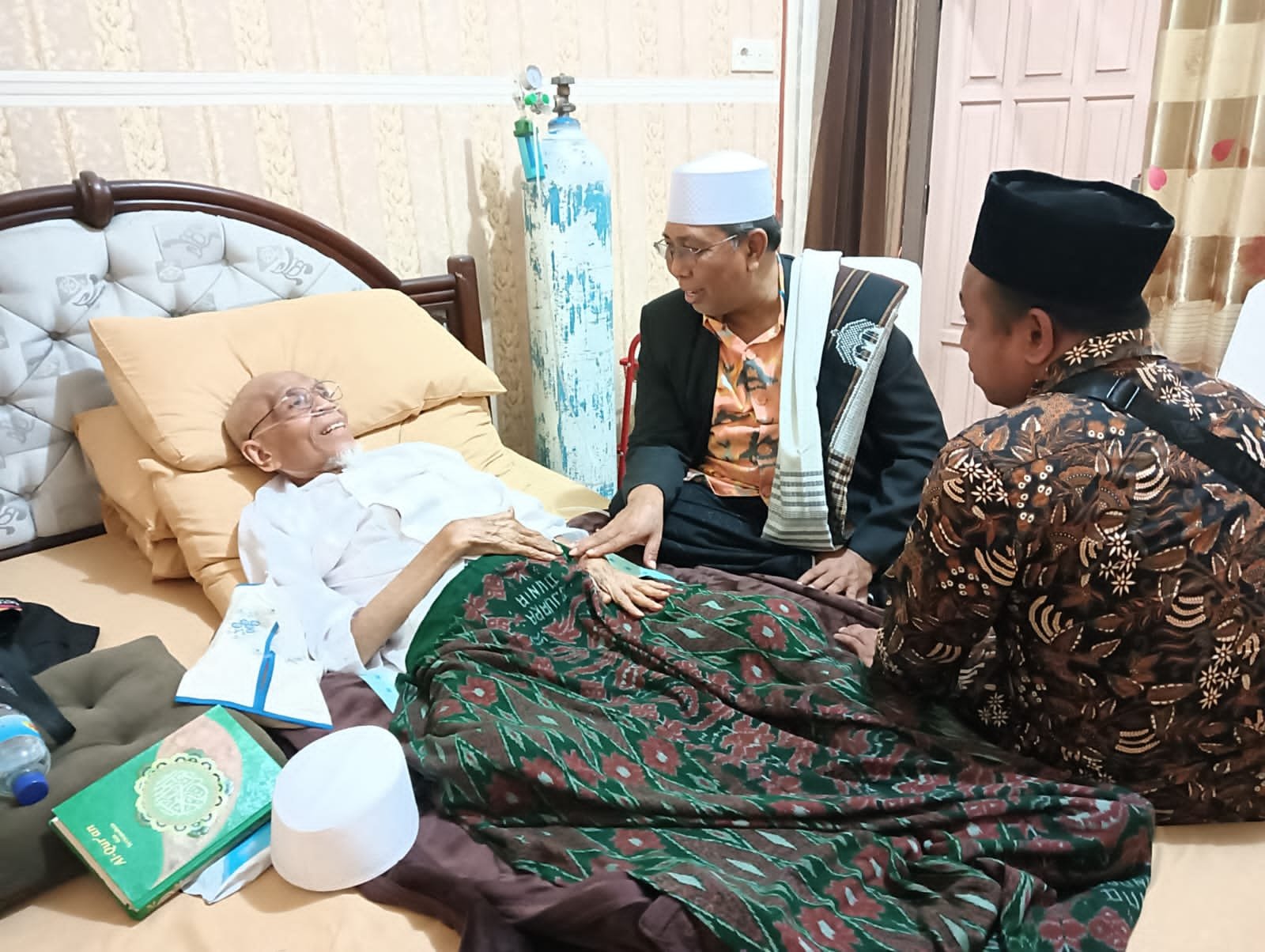 Bersilaturahmi ke Datok Bagu, Tuan Guru Hazmi Didoakan Terpilih Menjadi Anggota DPR RI