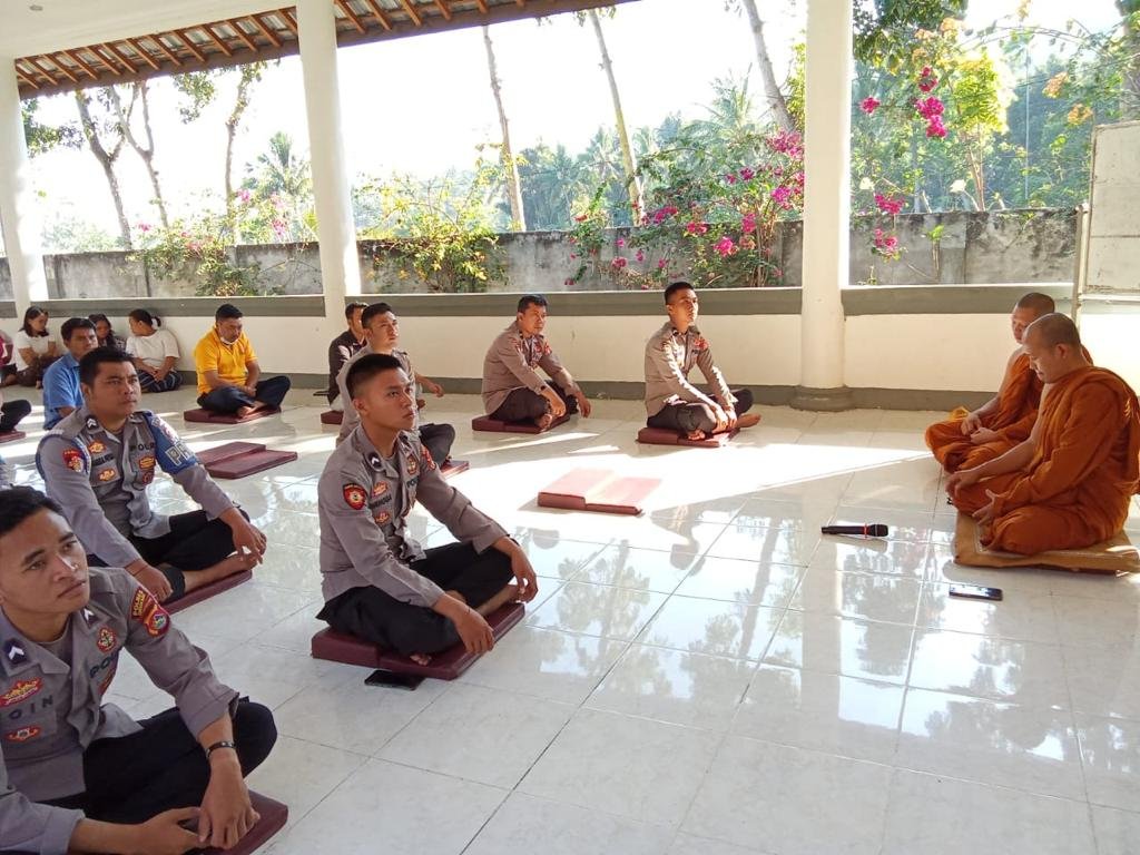 Sukseskan MotorGP Mandalika Internasional, Personil Polres Lombok Utara Gelar Doa Lintas Agama