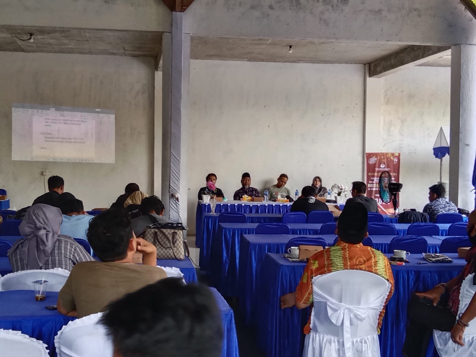 Undang Wartawan Sosialisasi Pemilu Jadi Ajang Mengadili Komisioner KPU Lombok Timur