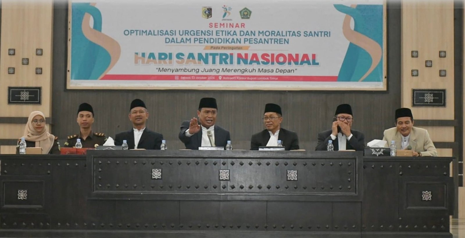 SEMINAR TINGKATKAN WAWASAN SANTRI