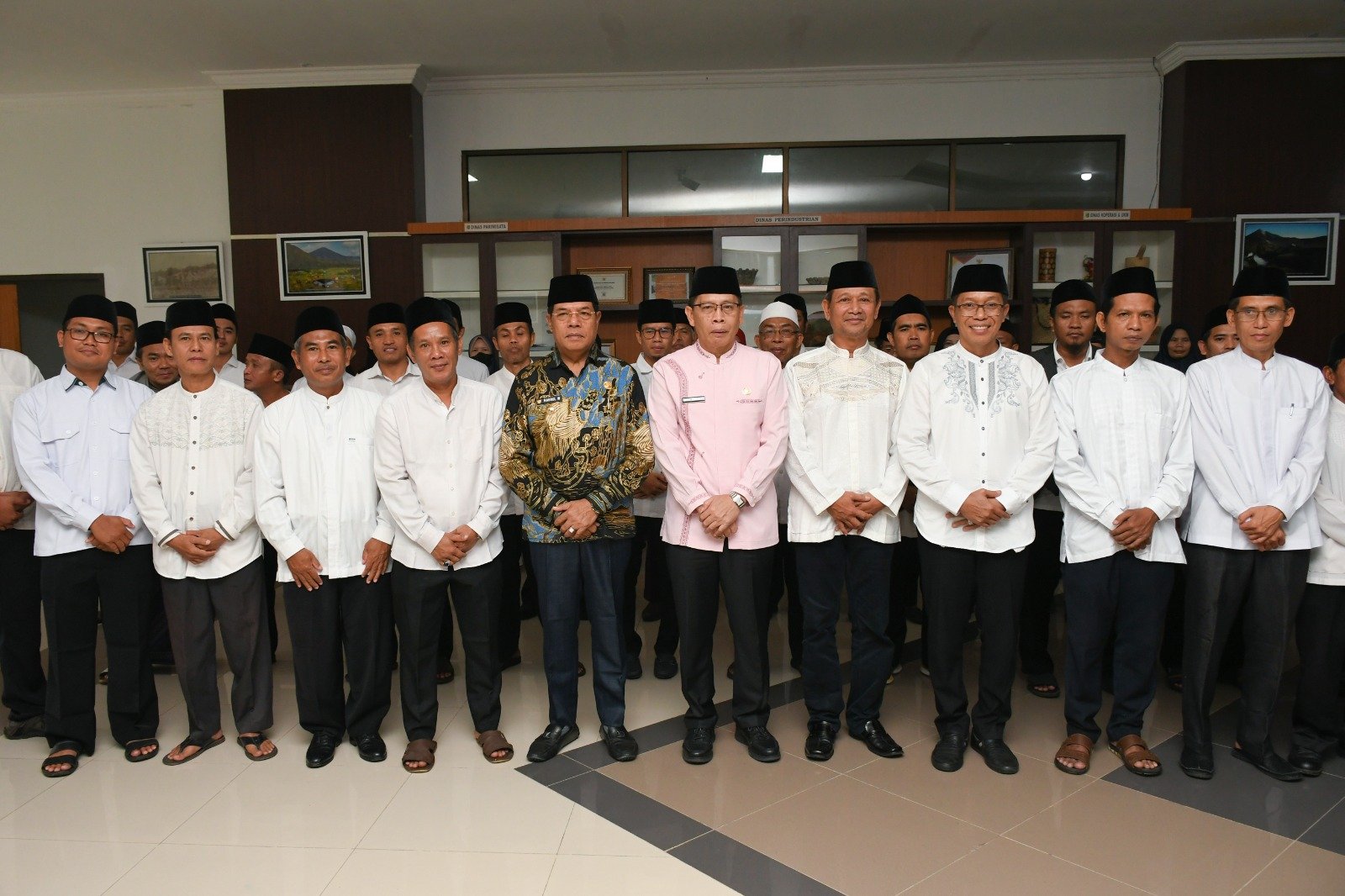 Bupati Lombok Timur H. Haerul Warisin Kukuhkan Pengurus LPTQ Lombok Timur Masa Bakti 2025-2029