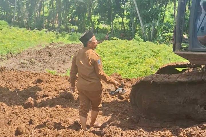 Pemdes Denggen Timur Bangun Belasan Kilometer Jalan Usaha Tani, Permudah Akses Petani