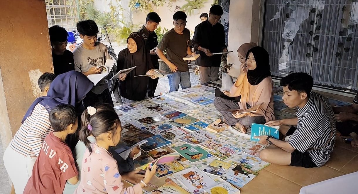 Pemuda Dusun Letok Gagas “Teras Baca” Lawan Kecanduan Gadget