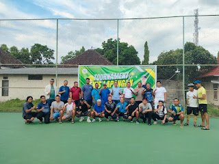 Turnamen Tenis Lapangan DPRD Lombok Timur Resmi Dibuka Sekda Juaini Taofik